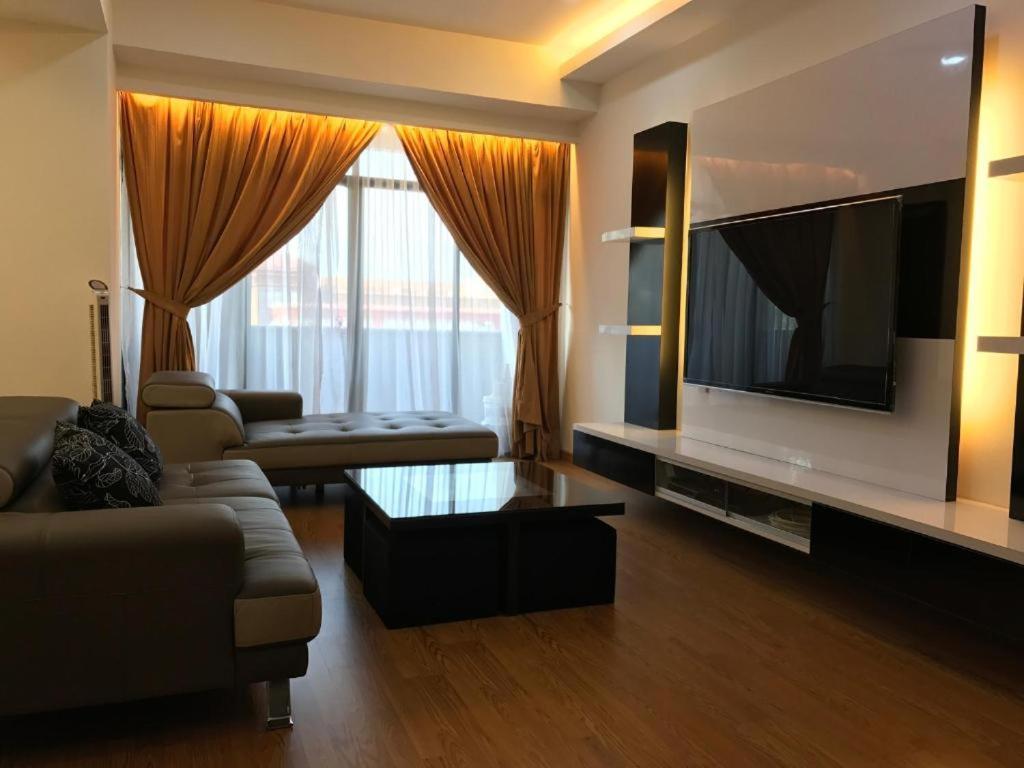 Alza Mahkota Hotel Melaka ภายนอก รูปภาพ